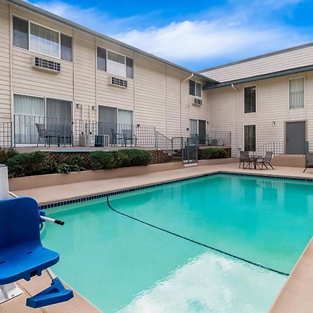 Quality Inn & Suites Vancouver - Hazel Dell Экстерьер фото