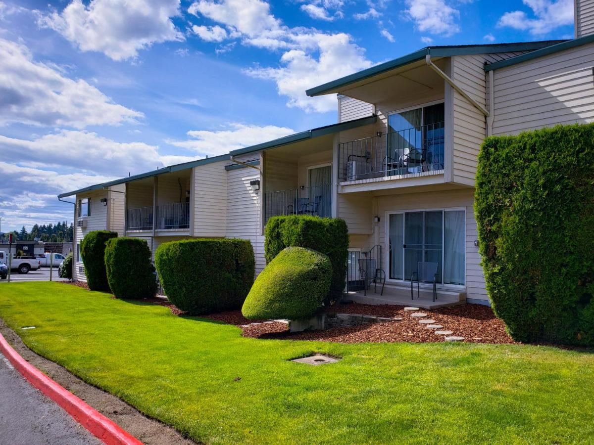 Quality Inn & Suites Vancouver - Hazel Dell Экстерьер фото