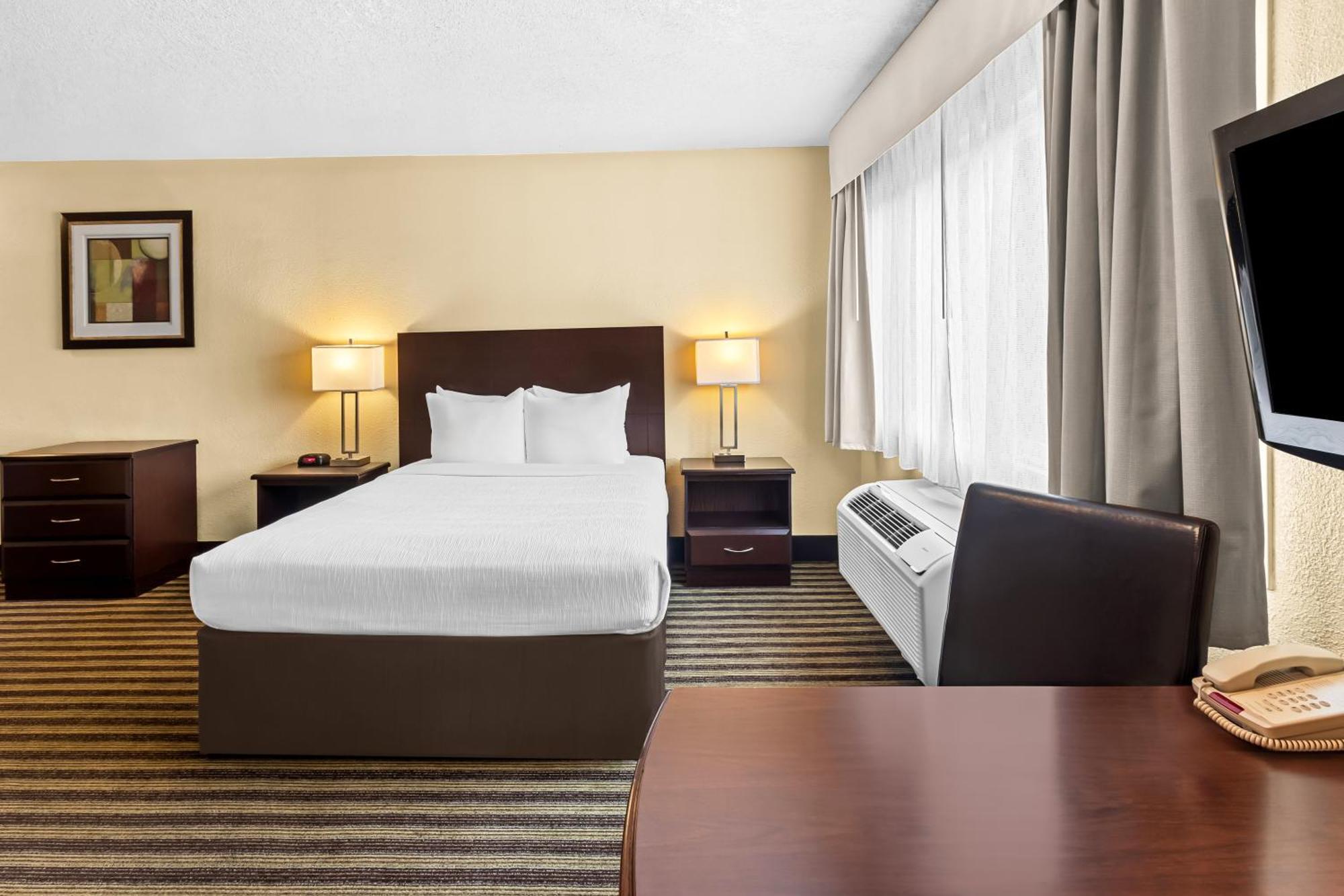 Quality Inn & Suites Vancouver - Hazel Dell Экстерьер фото