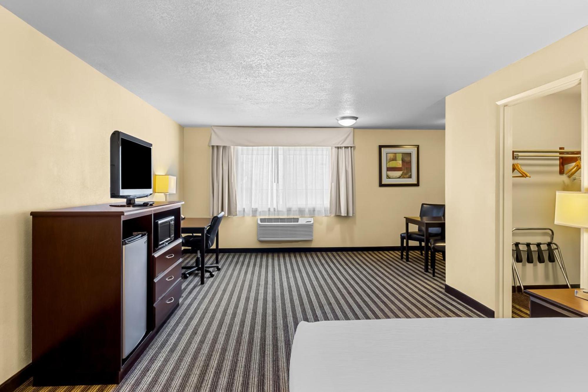 Quality Inn & Suites Vancouver - Hazel Dell Экстерьер фото