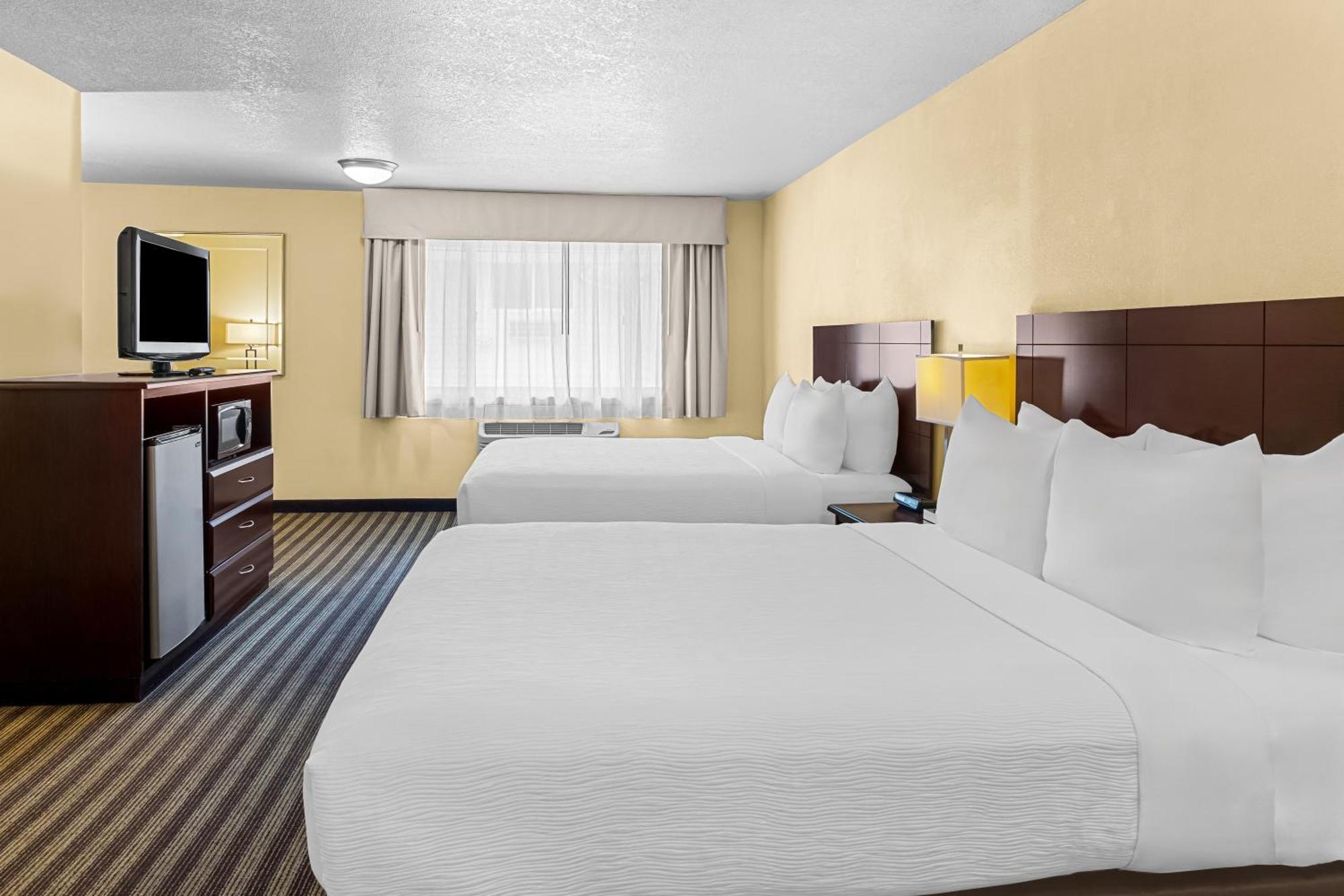 Quality Inn & Suites Vancouver - Hazel Dell Экстерьер фото
