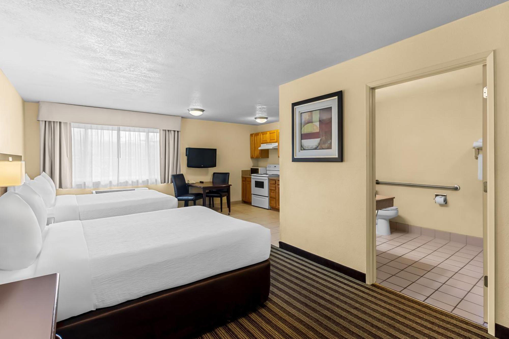 Quality Inn & Suites Vancouver - Hazel Dell Экстерьер фото