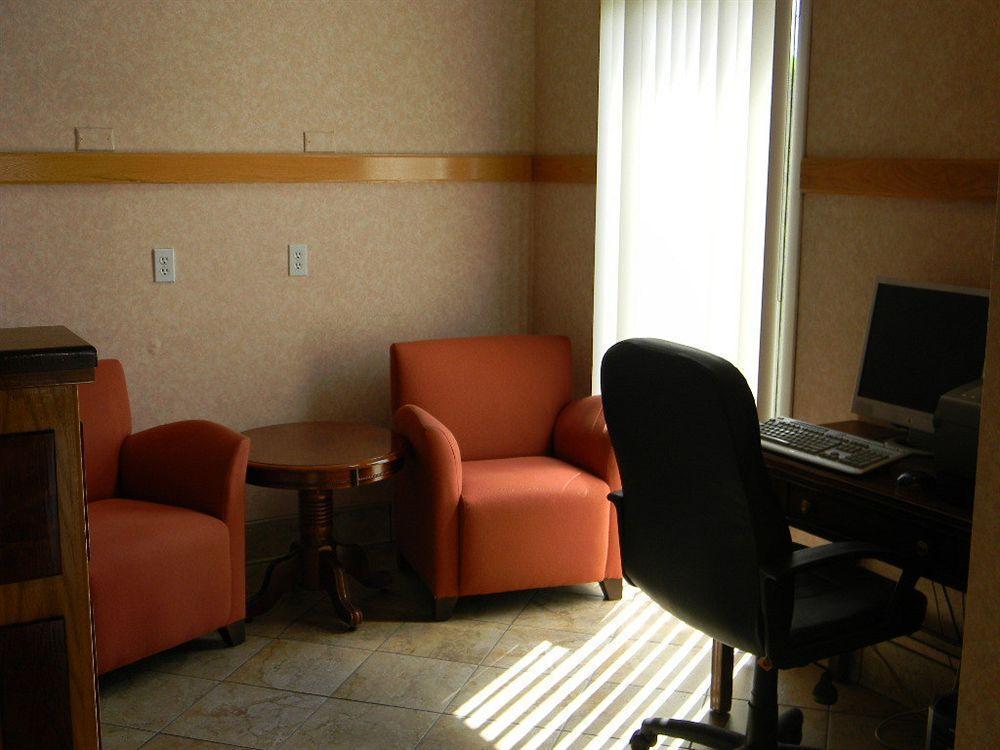 Quality Inn & Suites Vancouver - Hazel Dell Экстерьер фото