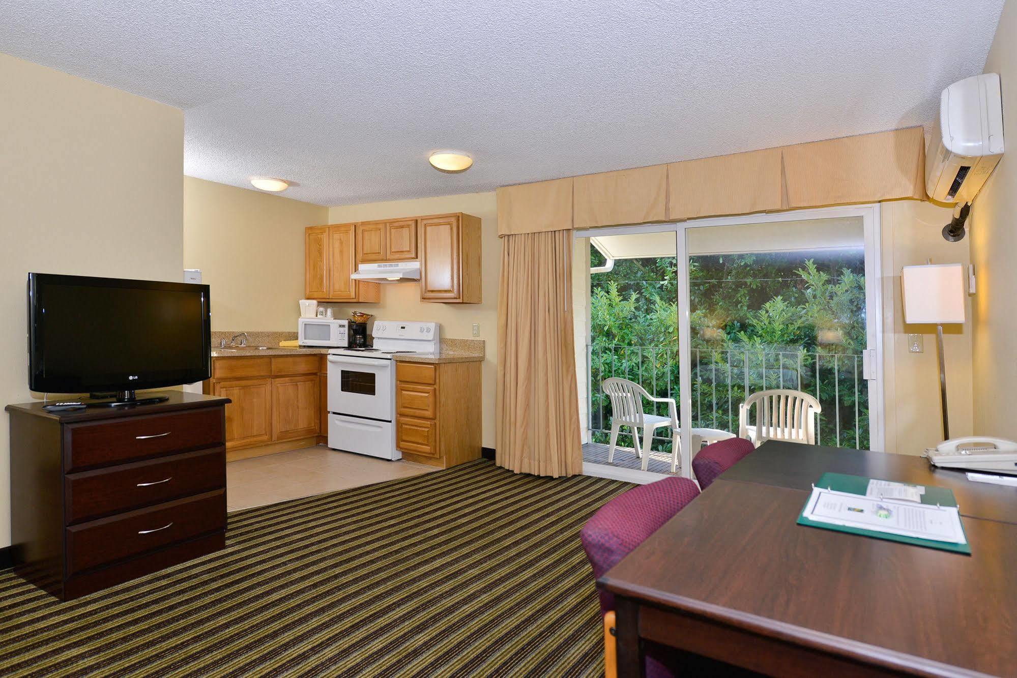 Quality Inn & Suites Vancouver - Hazel Dell Экстерьер фото