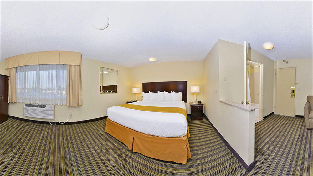 Quality Inn & Suites Vancouver - Hazel Dell Экстерьер фото